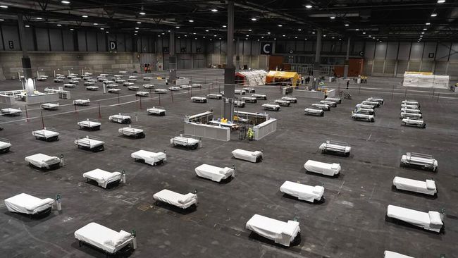 Tempat tidur untuk RS darurat di pusat pameran IFEMA, Spanyol, 21 Maret lalu. (AP/Comunidad de Madrid