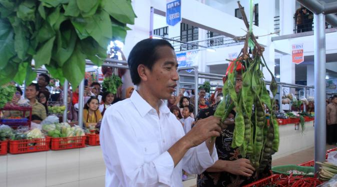 Presiden Jokowi saat blusukan ke Pasar/net