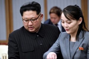 Kim Jong-un bersama adiknya Kim Yo Jong/reuters