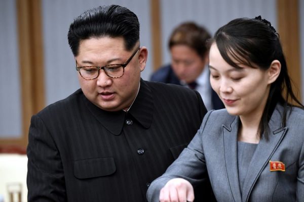 Kim Jong-un bersama adiknya Kim Yo Jong/reuters