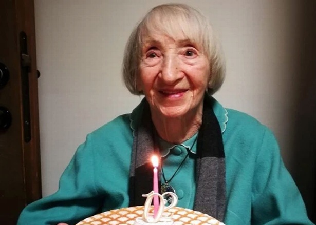nenek berusia 102 tahun bernama Nona Lina/net