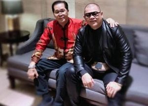 Mr No Stop (kanan) bersama Ustadz Anton Medan/ist