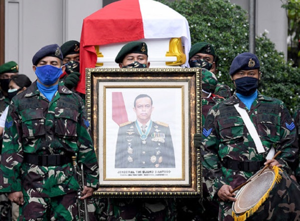 Upacara jenazah mantan Panglima TNI Jenderal (Purn) Djoko Santoso