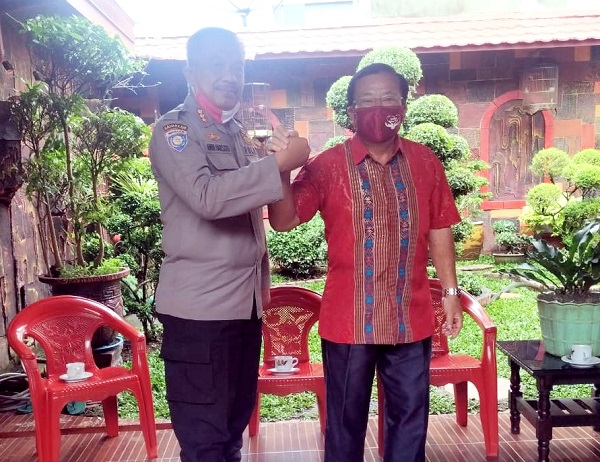 Dir Binmas Polda Kalbar Kombes Andi Harsito, S.I.K (kiri) dan Forum Komunikasi Pemadam Kebakaran Swasta Ateng Tanjaya (kanan)/ist