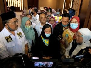 Ety Toyyib Anwar, tenaga kerja wanita (TKW) yang lolos hukuman mati di Arab Saudi, tiba di Indonesia pada Senin (6/7/2020) petang/(ist)