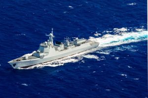 Hohhot (Hull 161), kapal perusak kawal rudal milik Komando Armada Selatan Tentara Pembebasan Rakyat China (PLA), saat berpatroli di perairan Laut China Selatan, Kamis (20/8/2020) pagi./Antara - HO/ChinaMilitary