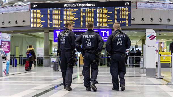 Petugas Keamanan Bandara Jerman - Foto: t-online.de