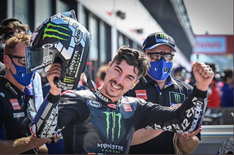 Maverick Vinales (Monster Energy Yamaha MotoGP) semringah usai meraih pole position pada MotoGP San Marino 2020 yang digelar di Sirkuit Misano, Sabtu (12/9/2020). /(twitter.com/YamahaMotoGP)