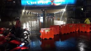 Jakarta diiguyur hujan deras, Senin sore (21/9/2020) hingga tengah malam, mengakibatkan banjir - Foto:Twitter/@BNPBIndonesia