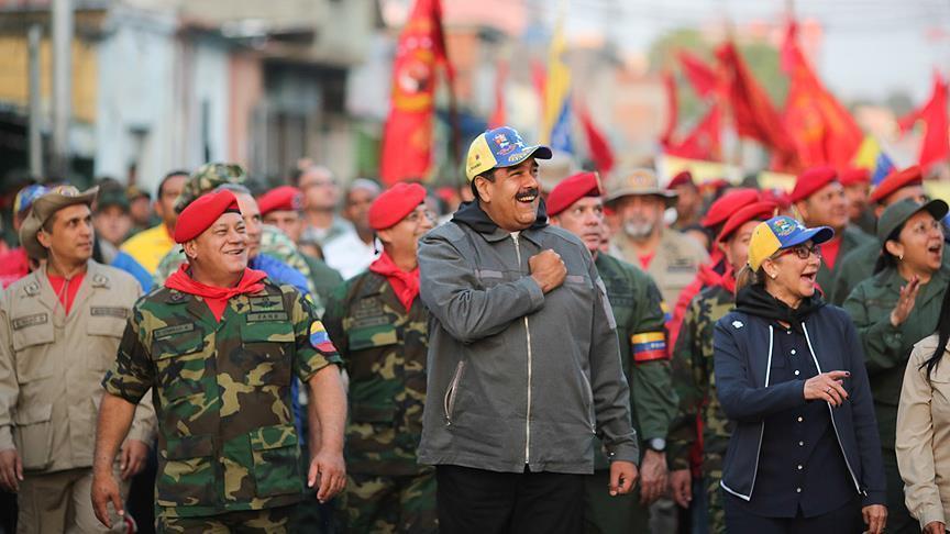 Presiden Venezuela Nicolas Maduro bersama pendukungnya - Foto: Istimewa