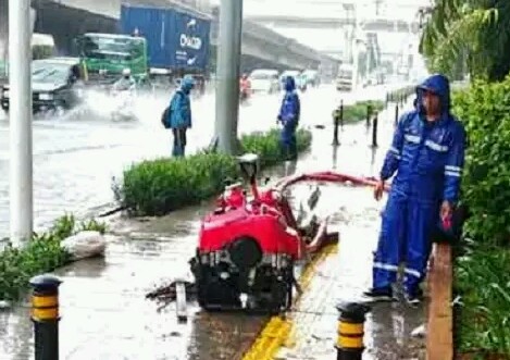 Pompa apung atas banjir di Jakarta - Foto: Istimewa