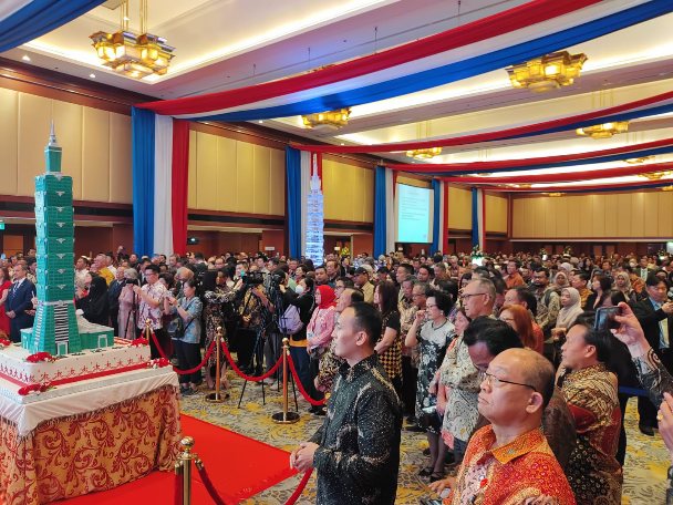 Para tamu undangan Resepsi Hari Nasional Taiwan ke-112 tengah mendengarkan pidato Kepala Kantor Dagang dan Ekonomi Taipei (TETO) John Chen di Jakarta, Senin (9/10/2023) malam.