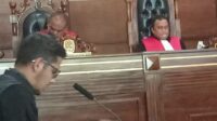 Sidang perdana perkara dugaan pemalsuan akta tanah dengan terdakwa H. Aspas di PN Jakut, Selasa (10/10/2023). Foto: istimewa