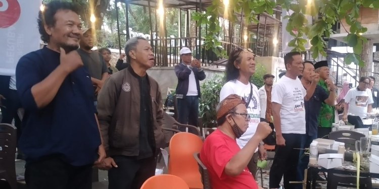 Mantan aktivis gerakan mahasiswa Yogyakarta dan sejumlah seniman, tokoh masyarakat menggelar Konser Perubahan mendukung pasangan AMIN di Lembah UGM Yogyakarta. (Foto: KBA News)