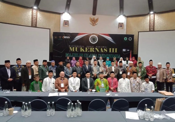 Foto bersama para peserta Mukernas III MUI yang digelar di Jakarta pada Ahad, 3 Desember 2023. (Dok. MUI)