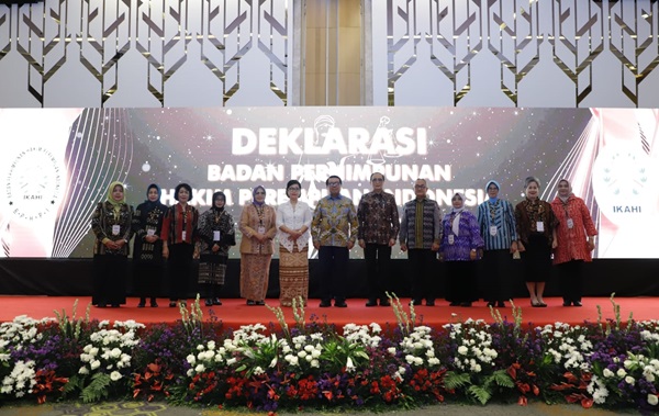Para hakim perempuan Indonesia bekerja sama dengan AIPJ2 mendeklarasikan BPHPI di Jakarta, pada Jumát (12/1/2024).