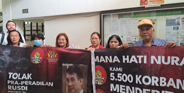 Para korban Robot Trading Net89 yang tergabung dalam Paguyuban Solidaritas Investor Simbiotik Multitalenta Indonesia (SISMI) memohon keadilan di PN Jaksel. (Foto: istimewa)
