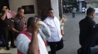 Kejari Jakarta Utara, Senin (19/8/2024), menerima penyerahan tersangka dan barang bukti (Tahap II) kasus dugaan korupsi di Perum Bulog.